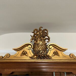 Hickory Manor House Gold Accent Piece